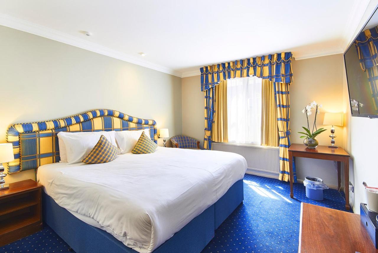 The George Hotel Wallingford Bagian luar foto