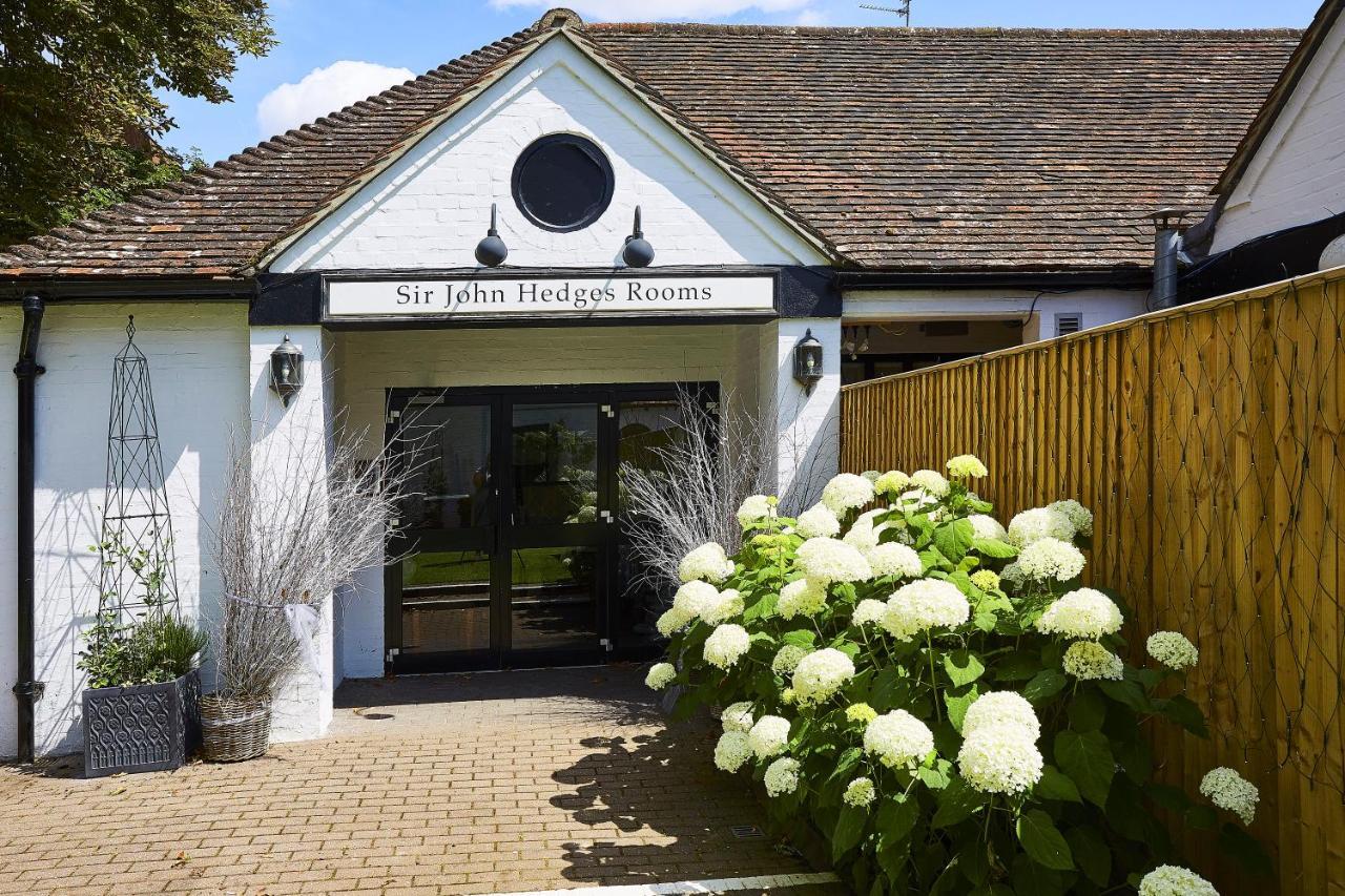 The George Hotel Wallingford Bagian luar foto