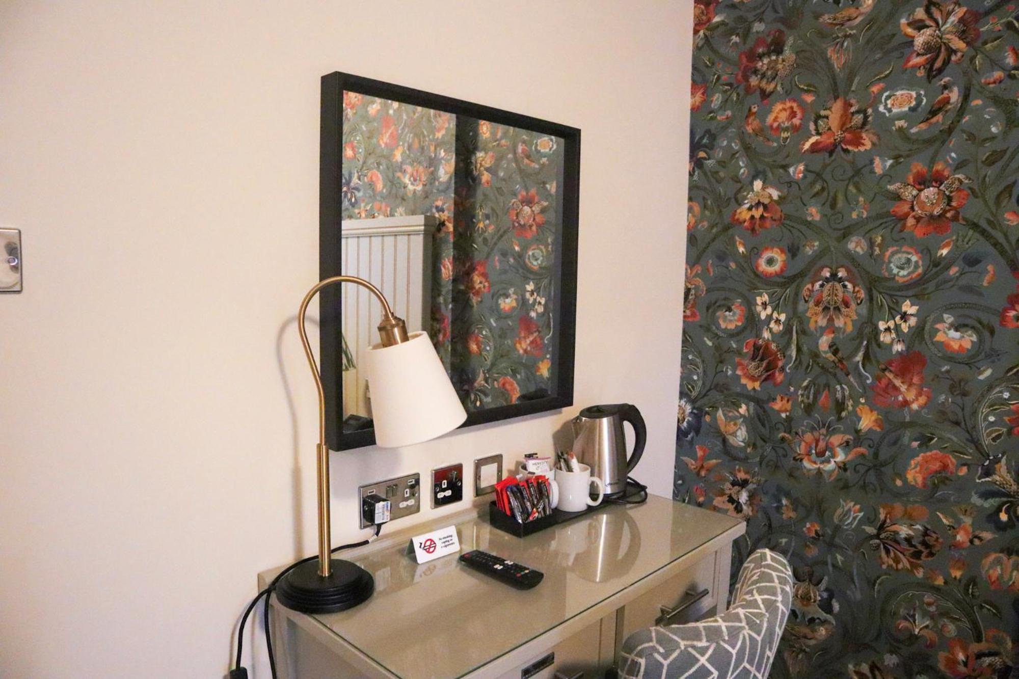 The George Hotel Wallingford Bagian luar foto