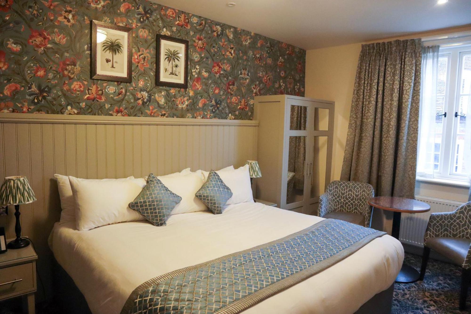 The George Hotel Wallingford Bagian luar foto
