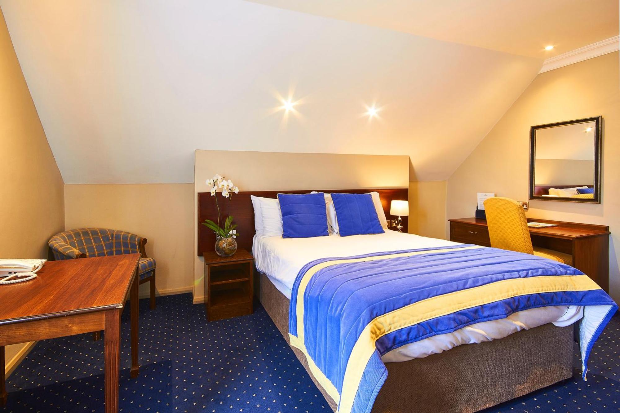 The George Hotel Wallingford Bagian luar foto