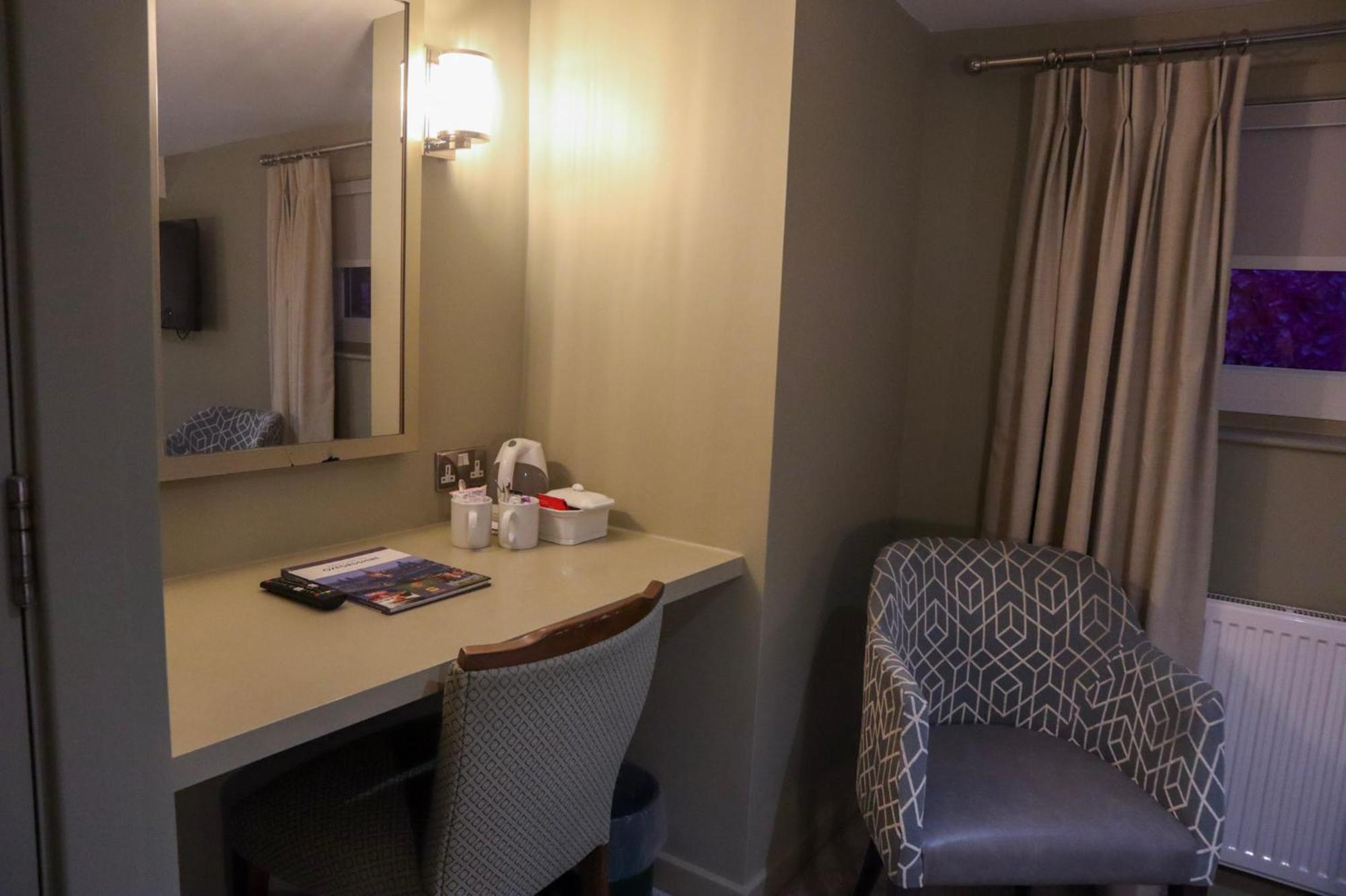 The George Hotel Wallingford Bagian luar foto