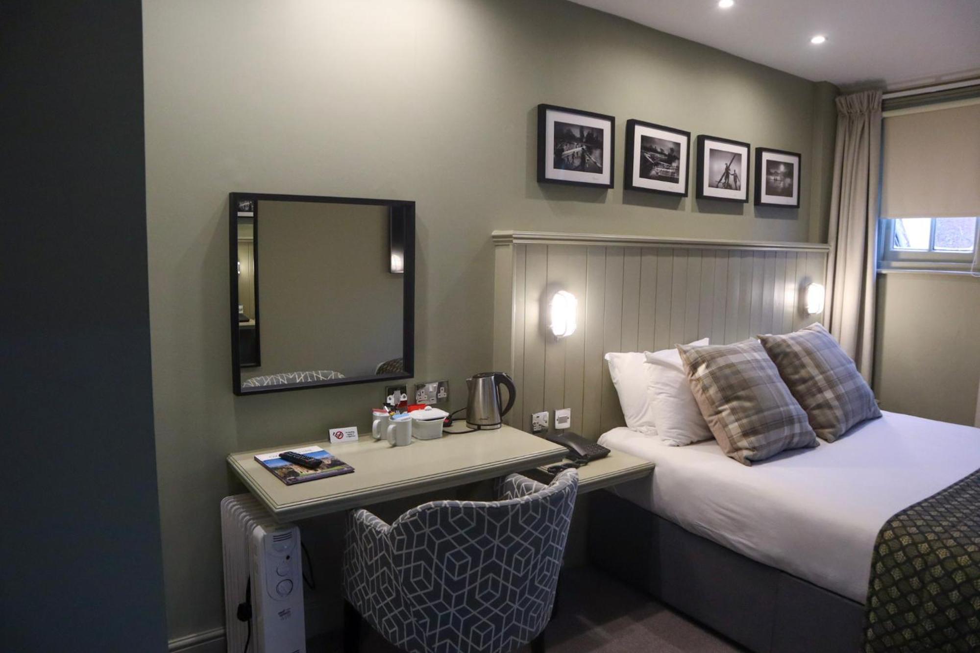 The George Hotel Wallingford Bagian luar foto