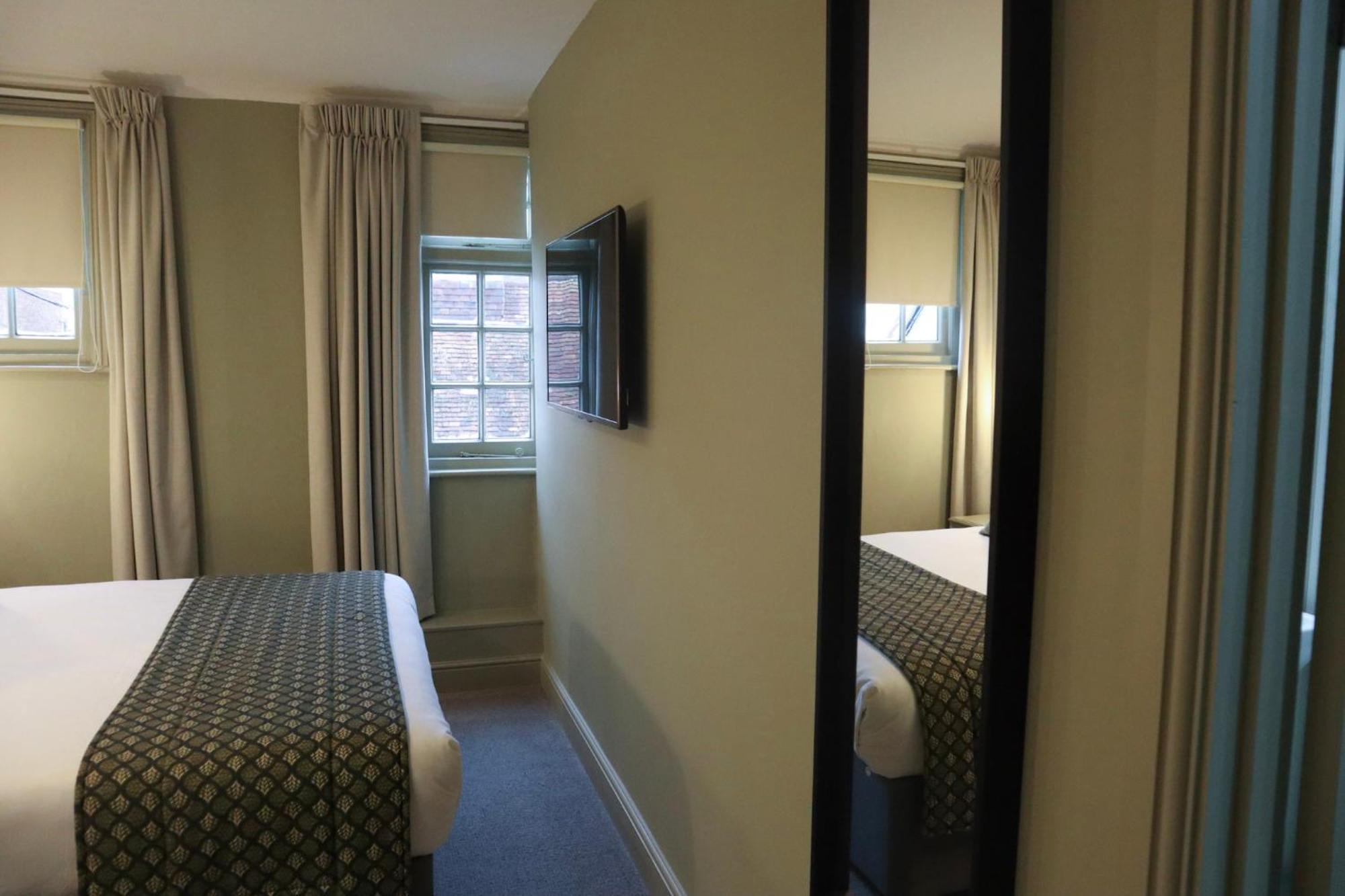The George Hotel Wallingford Bagian luar foto