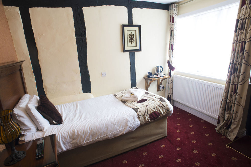 The George Hotel Wallingford Bagian luar foto